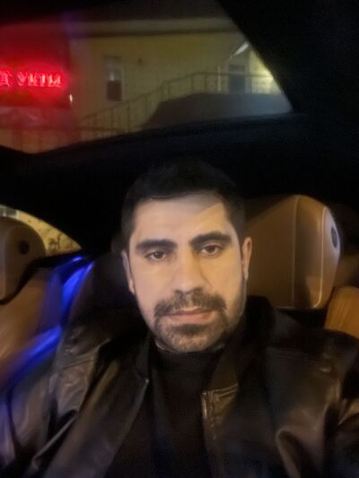  ,   Levon, 35 ,   ,   