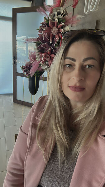  ,   Mariana, 25 ,   ,   