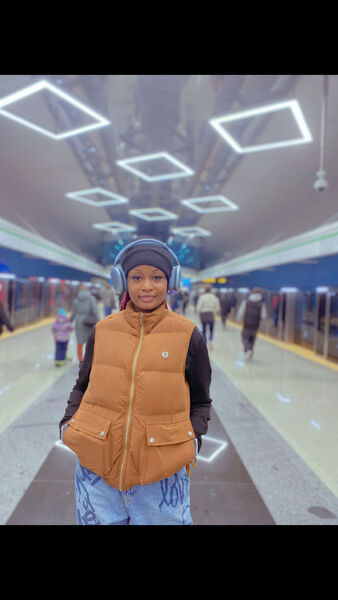  ,   Marie, 22 ,   ,   