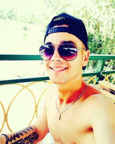  ,   Romeo, 28 ,   