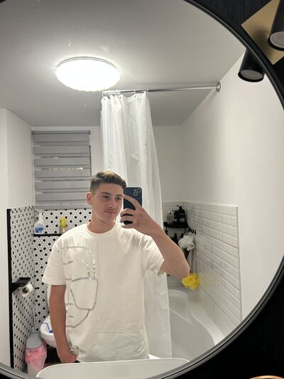 ,   David, 25 ,   ,   