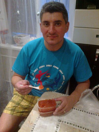  ,   Alex, 52 ,   