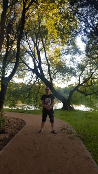  --,   Maksim, 37 ,   ,   , c , 