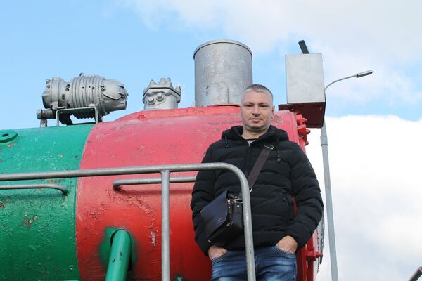  ,   Alex, 42 ,   ,   , c 