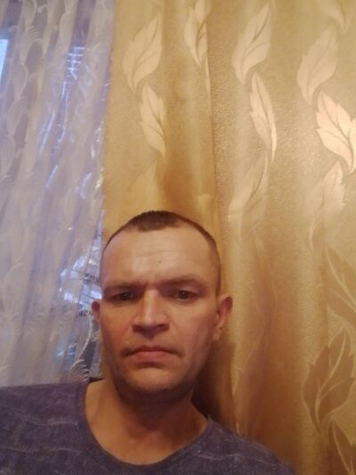  ,   Viktor, 44 ,   ,   