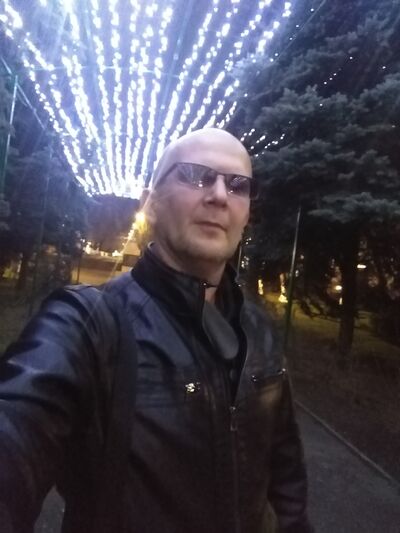  ,   M, 44 ,     , c 