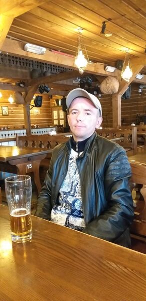  ,   Aleksandar, 42 ,   c 