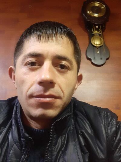  ,   Armen, 36 ,   ,   