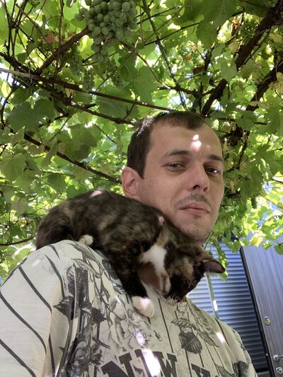  ,   Denys, 32 ,   