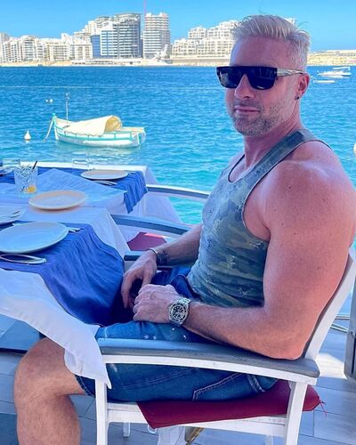  ,   Alex, 42 ,   ,   