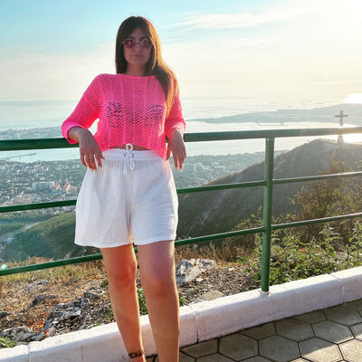  ,   Nika, 32 ,     