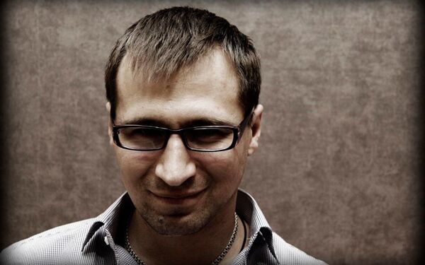 ,   Yan Zert, 43 ,  
