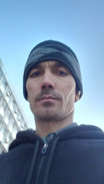  ,   Werbek, 42 ,   ,   