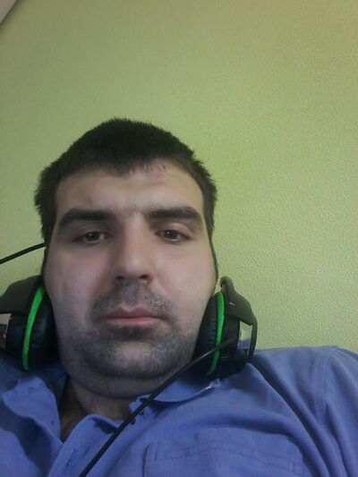  ,   Vlad, 31 ,   