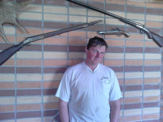  ,   VIKTOR, 32 ,   ,   , c 