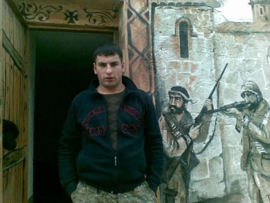  ,   Armen, 37 ,   ,   