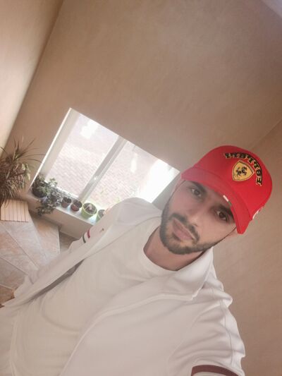   ,   Jon, 28 ,   ,   , c , 