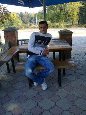  ,   Alex, 32 ,   