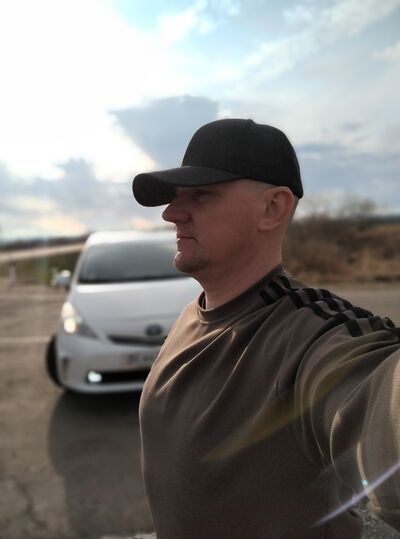  ,   Nik D, 38 ,   ,   