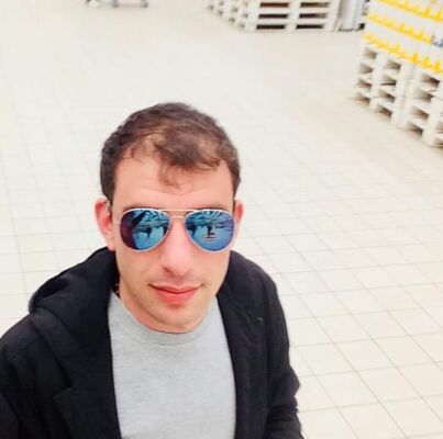  ,   Artur, 33 ,   ,   