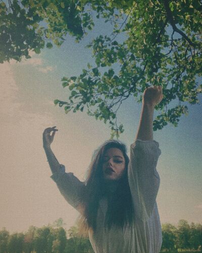  ,   Ella, 21 ,   ,   