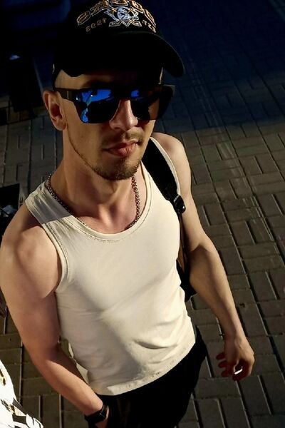  ,   Konstantin, 32 ,   ,   , c 
