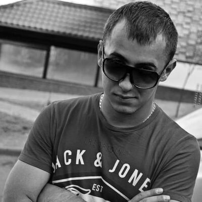  ,   Vitalik, 32 ,   ,   