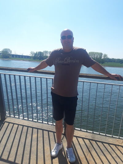  Duisburg,   , 49 ,   
