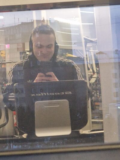  ,   Konstantin, 25 ,   ,   