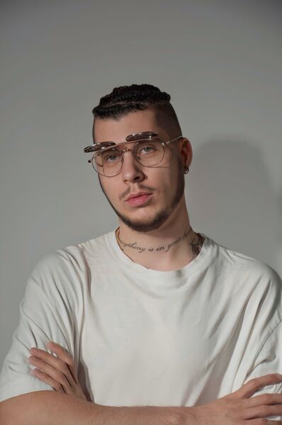  ,   Artem, 21 ,     , c 