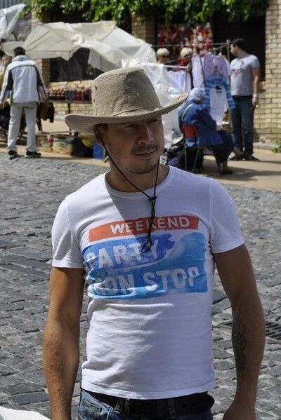  8730370  Vikont, 41 ,    