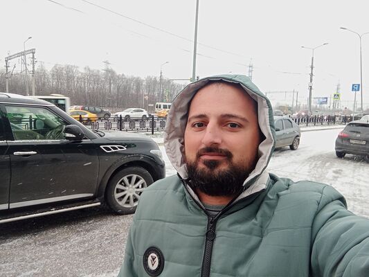  ,   Farid, 32 ,   ,   