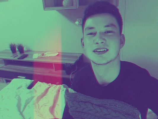 ,   Artur, 24 ,   ,   