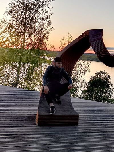  ,   Axror, 25 ,     , c 