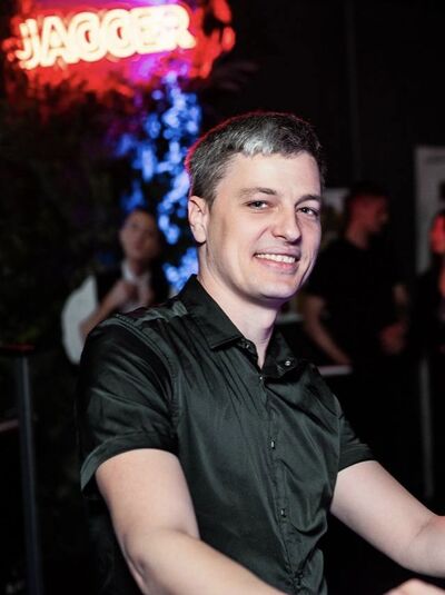  --,   , 37 ,     , c 