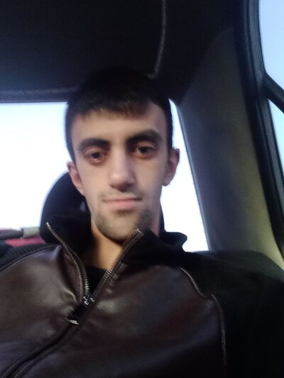  ,   Sandrik, 27 ,   ,   