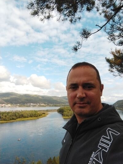  ,   Pavel, 46 ,   ,   