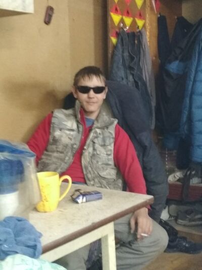  ,   REZNIK, 32 ,   ,   , c 