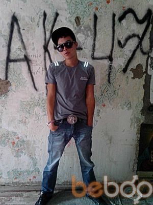  ,   Nikolas, 34 ,  