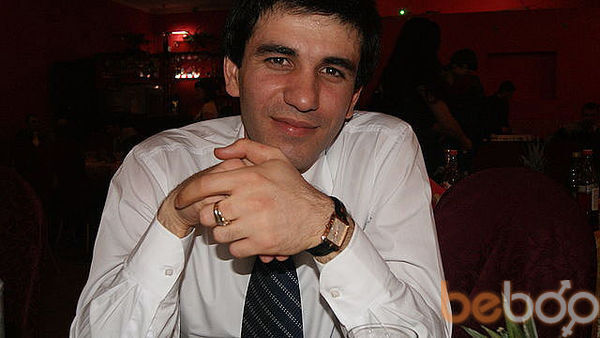  ,   Armen, 40 ,   