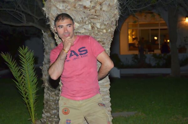  Azor,   , 37 ,   ,   