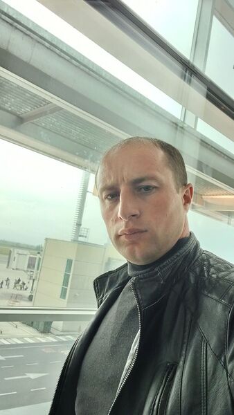  ,   Artur, 31 ,   ,   