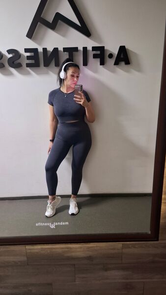  ,   Regina, 34 ,     , c , 