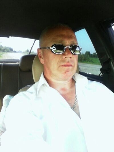  ,   Viktor, 61 ,   