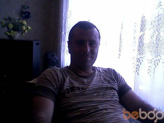  ,   Artur, 54 ,  