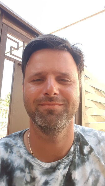  ,   Valentin, 42 ,   