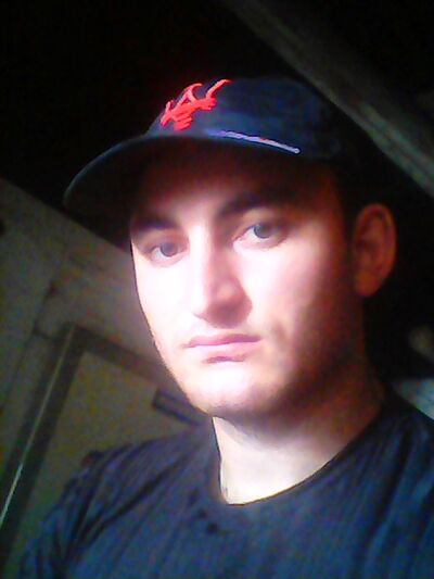  ,   Sergei, 32 ,   