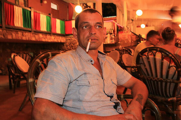  ,   Yurek, 53 ,   ,   , c 