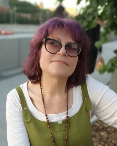  ,   Helga, 59 ,   ,   