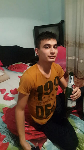  ,   Sahsa, 29 ,   